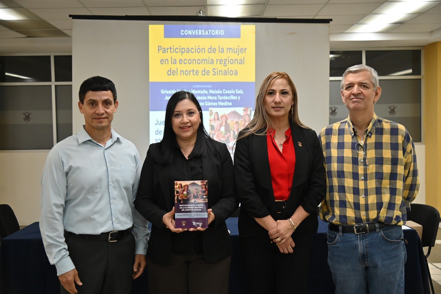 ¡De las aulas al surco agrícola! Obra de la UAS pone al descubierto el papel determinante de la mujer en la economía en la región norte de Sinaloa ¡De las aulas al surco agrícola! Obra de la UAS pone al descubierto el papel determinante de la mujer en la economía en la región norte de Sinaloa