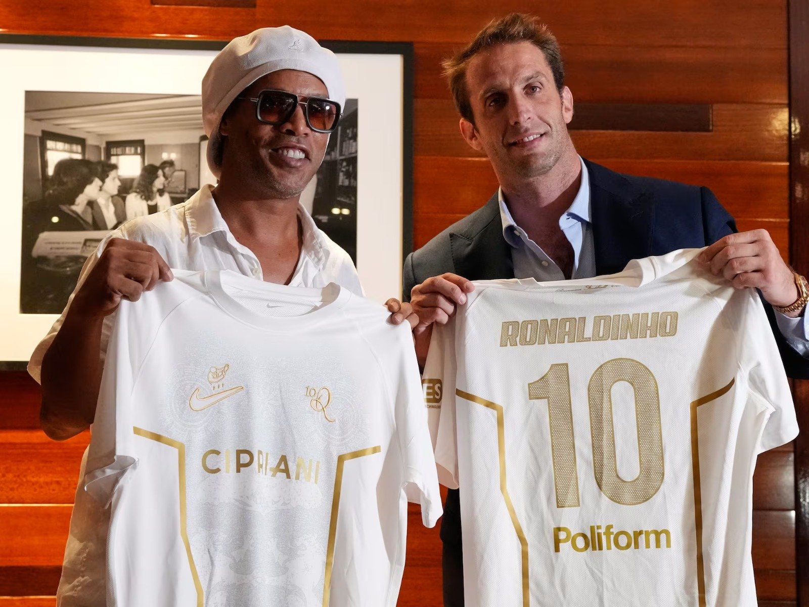 ¡Vuelve la sonrisa del fútbol! Ronaldinho confirma su regreso al fútbol profesional a los 46 años con el Ravenna de Italia