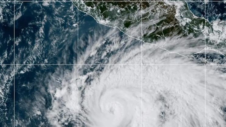 ¡Alerta de intensificación! La Tormenta Tropical Vence acelera su paso y amenaza con convertirse en huracán frente a costas mexicanas